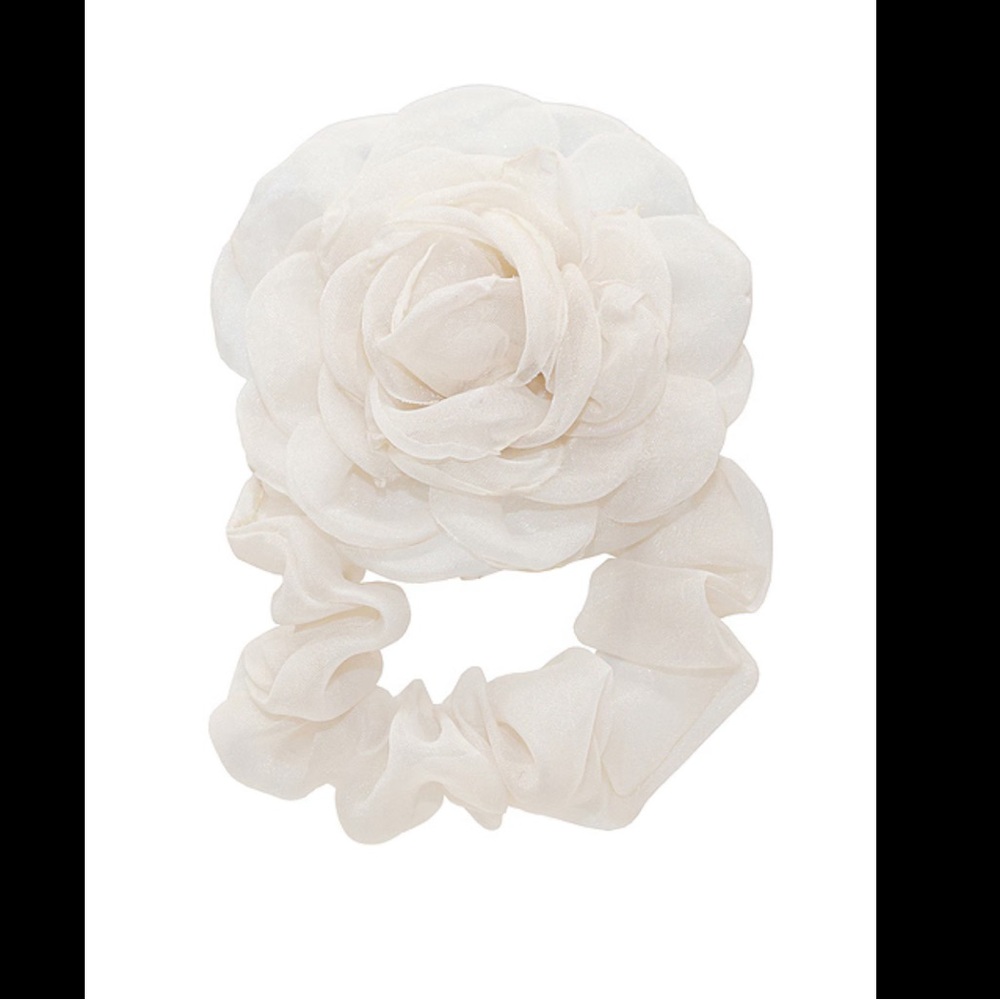 Emi Jay Camellia Scrunchie in Dusk & Oyster